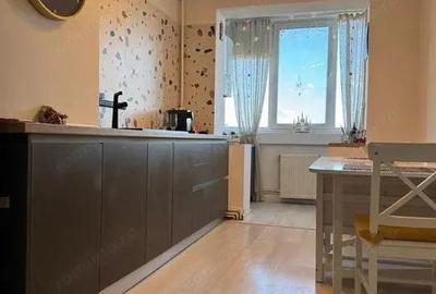 Apartament 2 camere, semidecomandate, zona Garii.
