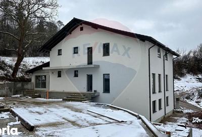 Casă cu 6 camere cu Teren 822 Mp în Central - 10