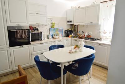Apartament 4 camere de vanzare in Floresti - 4