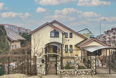 Casă cu 4 camere cu Teren 443 Mp în Tractorul - 2