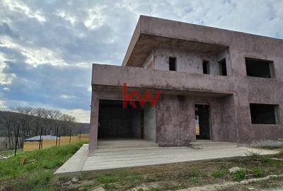 Casa parter + etaj in Valea Adanca - 2