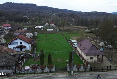 Teren de 2823 mp, în Sălătrucel - 4
