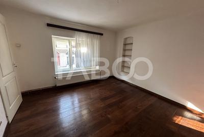 Casa cu potential de investitie 280 mp utili teren liber 2064 Cincu - 4