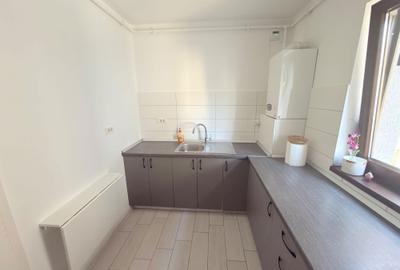 Garsonieră decomandată în Central