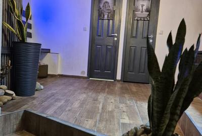 Spațiu comercial, de 82 mp, în Central - 7