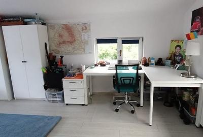 Casă cu 4 camere în Central - 2
