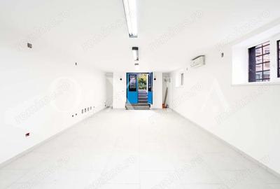Spațiu comercial, de 90 mp, în Central - 6