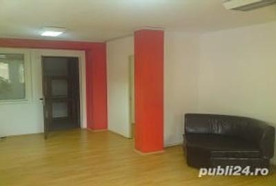 Spațiu comercial, de 48 mp, în Central - 3