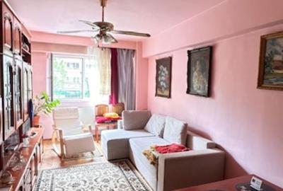 Apartament cu 3 camere decomandat, mobilat în Ultracentral