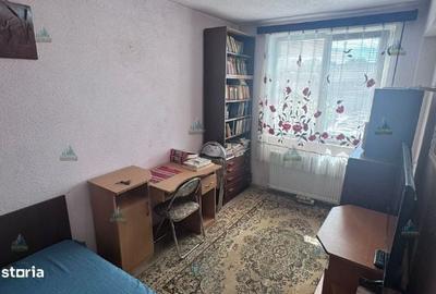 Apartament cu 3 camere semidecomandat în Uiești - 3