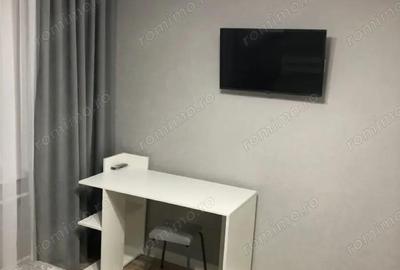 Apartament cu 3 camere decomandat în Eroii Revoluției