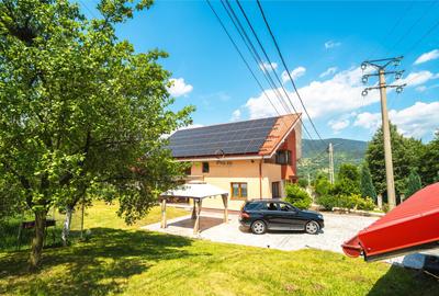 Casă cu 4 camere cu Teren 1500 Mp în Vulcan - 1