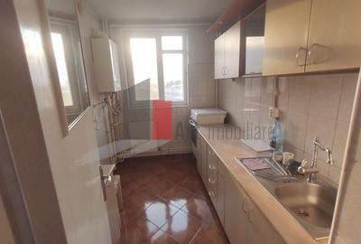 Apartament cu 3 camere semidecomandat în Alexandru Obregia - 1