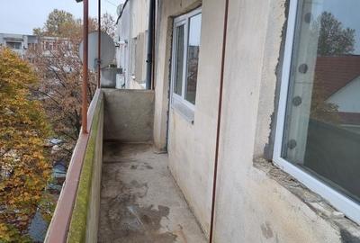 Apartament cu 3 camere semidecomandat în Central - 3