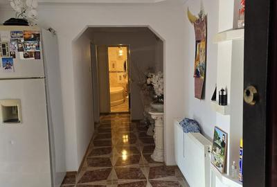 Apartament cu 3 camere decomandat în Central - 4