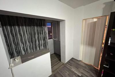 Vand garsoniera in Caransebes zona Balta sarata - 3