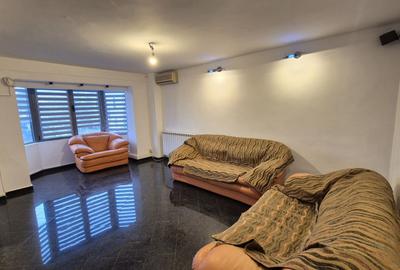 Apartament cu 3 camere, bloc 1990 - bd. Decebal piata Alba Iulia - 1