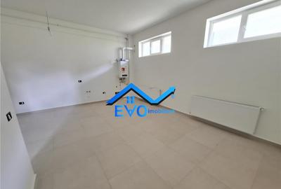 Garsoniera, bloc nou, geam la baie, intabulat, Bucium Visani - 3