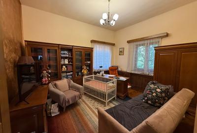 Apartament 4 camere,decomandat,etaj 1 + curte privata,zona ultracentrală Apartament 4 camere,decomandat,etaj 1 + curte privata,zona ultracentrală - 4