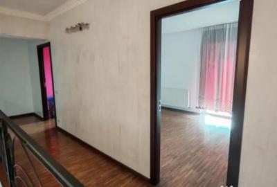 Apartament cu 4 camere decomandat în Central - 16
