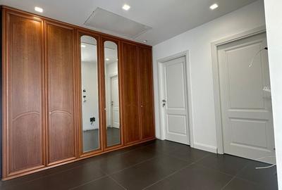 Casă cu 4 camere cu Teren 600 Mp în Central - 1