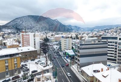 Proprietate specială, de 889.08001708984 mp, în 13 Decembrie - 7