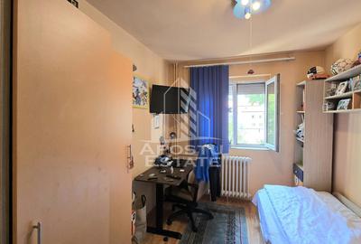 Apartament cu 3 camere, etaj intermediar, zona Dacia - 4