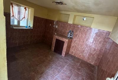 Casă cu 4 camere în Exterior Vest