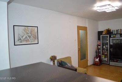 Apartament cu 3 camere decomandat, mobilat în Rolast - 11