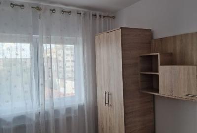 Proprietar, ofer spre închiriere apartament 3 camere - 7