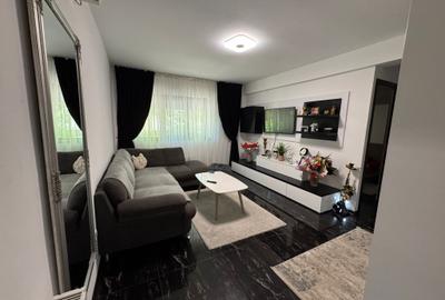 Apartament cu 2 camere semidecomandat, mobilat în Faleza Nord