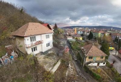 Casă cu 5 camere cu Teren 250 Mp în Exterior Sud - 16