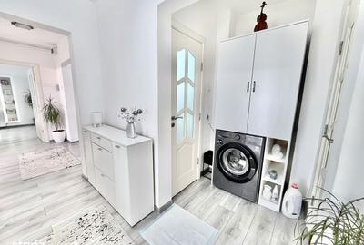 Apartament cu 3 camere decomandat în Tudor