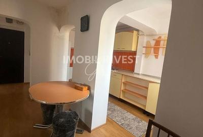 Apartament cu 3 camere în Cetate - 2