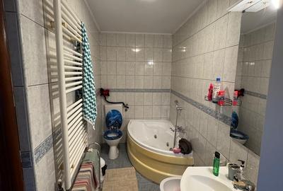 Casă cu Teren 355 Mp în Central