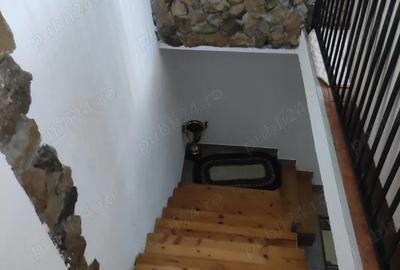 Casă cu 5 camere în Central - 2