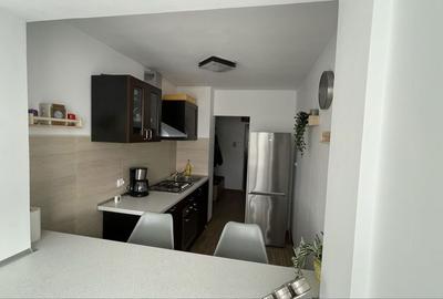 Apartament cu 3 camere decomandat în Far - 2