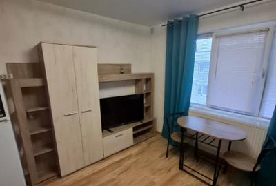 Camera de camin cu baie proprie,zona Bularga,etaj 2 - 1