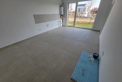 COMISION%. BLOC NOU in ORAS. Gradina proprie - 5