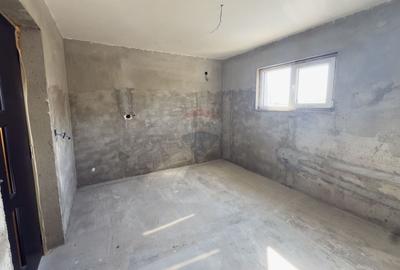 Casă cu 8 camere cu Teren 440 Mp în Central - 14