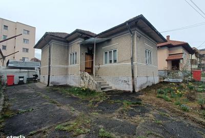 Casă cu 3 camere în Central - 1