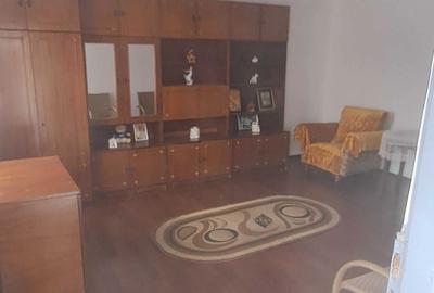 Casă cu 3 camere în Central - 2