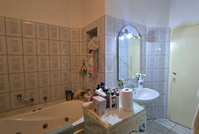 Apartament cu 4 camere semidecomandat, mobilat în Amzei - 11