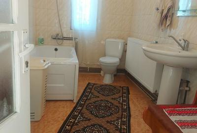 Casă cu 4 camere cu Teren 1052 Mp în Central - 2