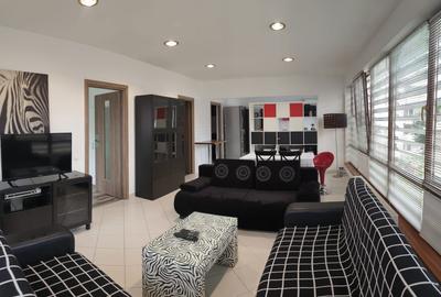 Apartament cu 3 camere semidecomandat în Aeroport