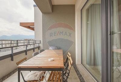 Penthouse cu 4 camere decomandat în Tractorul - 47