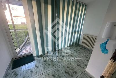 Spațiu Comercial // Zona Decebal - 7