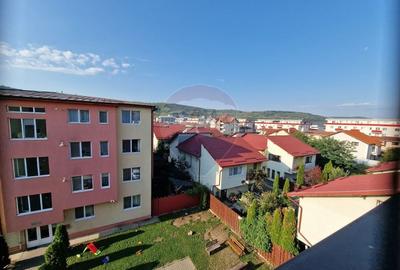 Vand apartament cu 3 camere, Floresti - 8