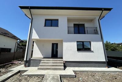 Casa 4 camere, de vanzare, beci, 476mp teren. zona Valea Adanca, 1km Capat CUG
