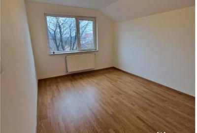 Casă cu 5 camere cu Teren 378 Mp în Șerbănești - 14